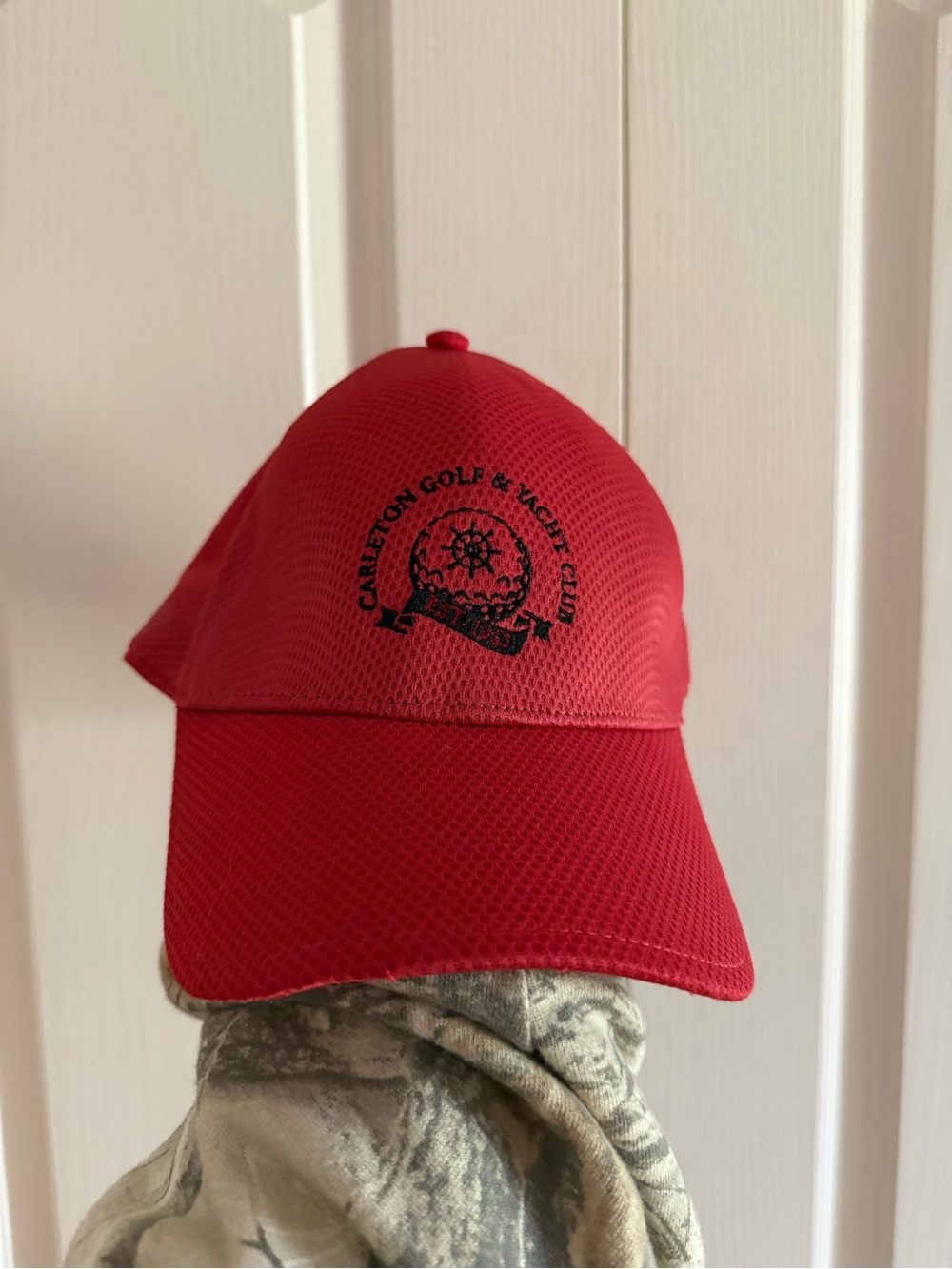Red Golf & Yacht Club Performance Cap